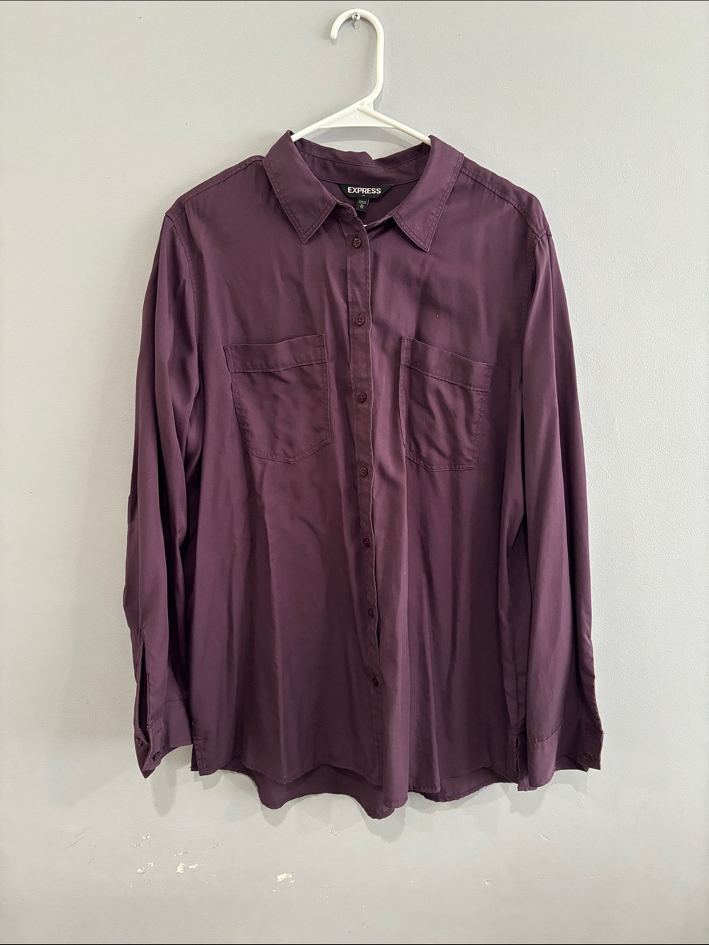 Express Women’s Button-Down Shirt in Plum